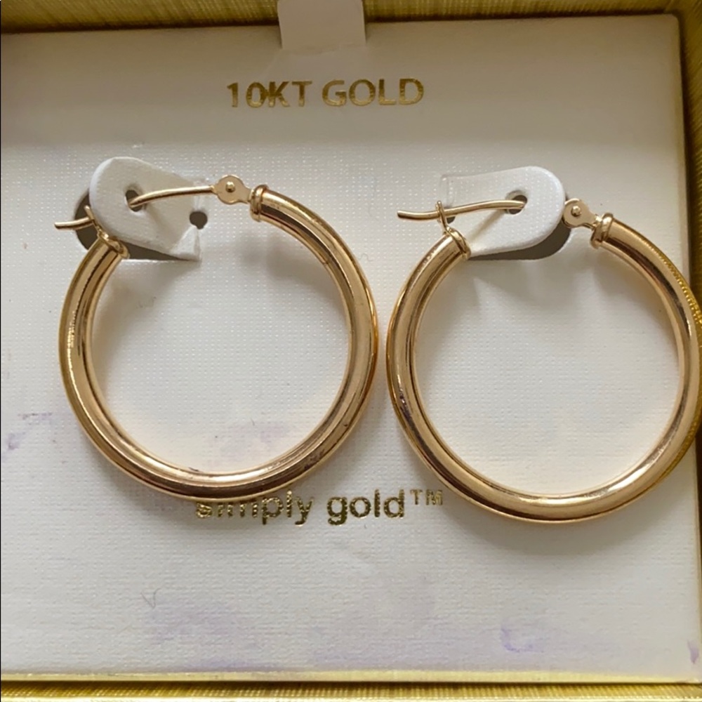 Gold mini hoop earings